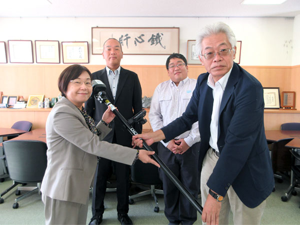 高専へのGNSS受け渡しの様子